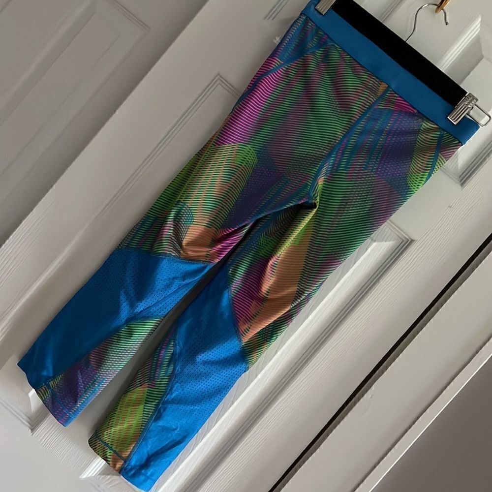 Nike Pro Hypercool Frequency Compression Capri - Picture 5 of 11